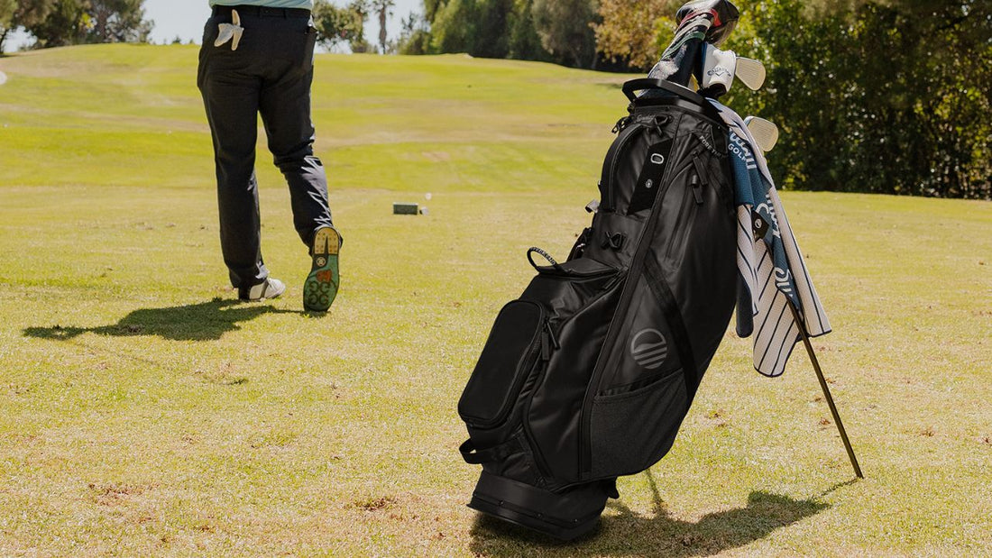 Sunday Golf The Ranger black premium stand bag in a golf course