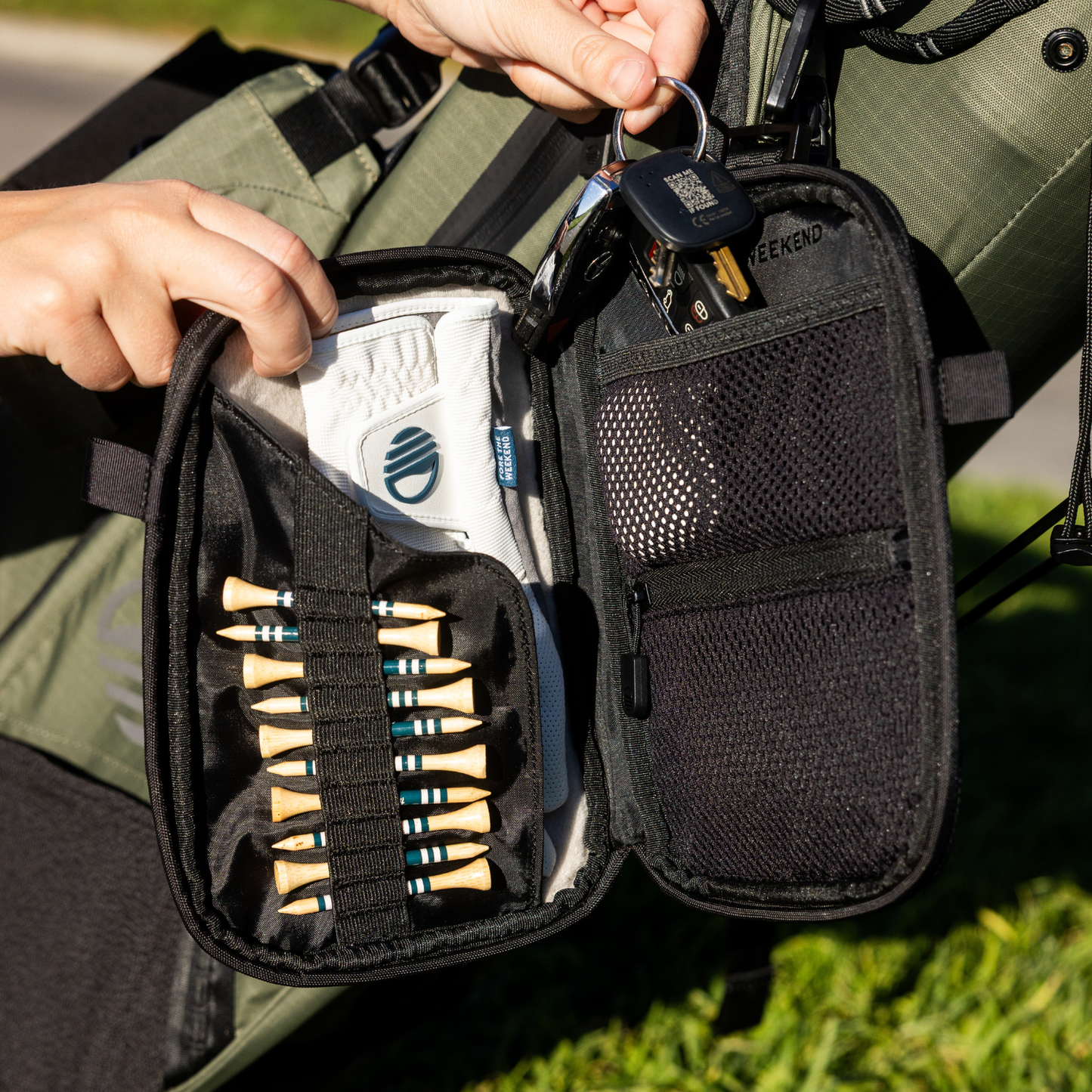 Magnetic Golf Glove Holder | Black