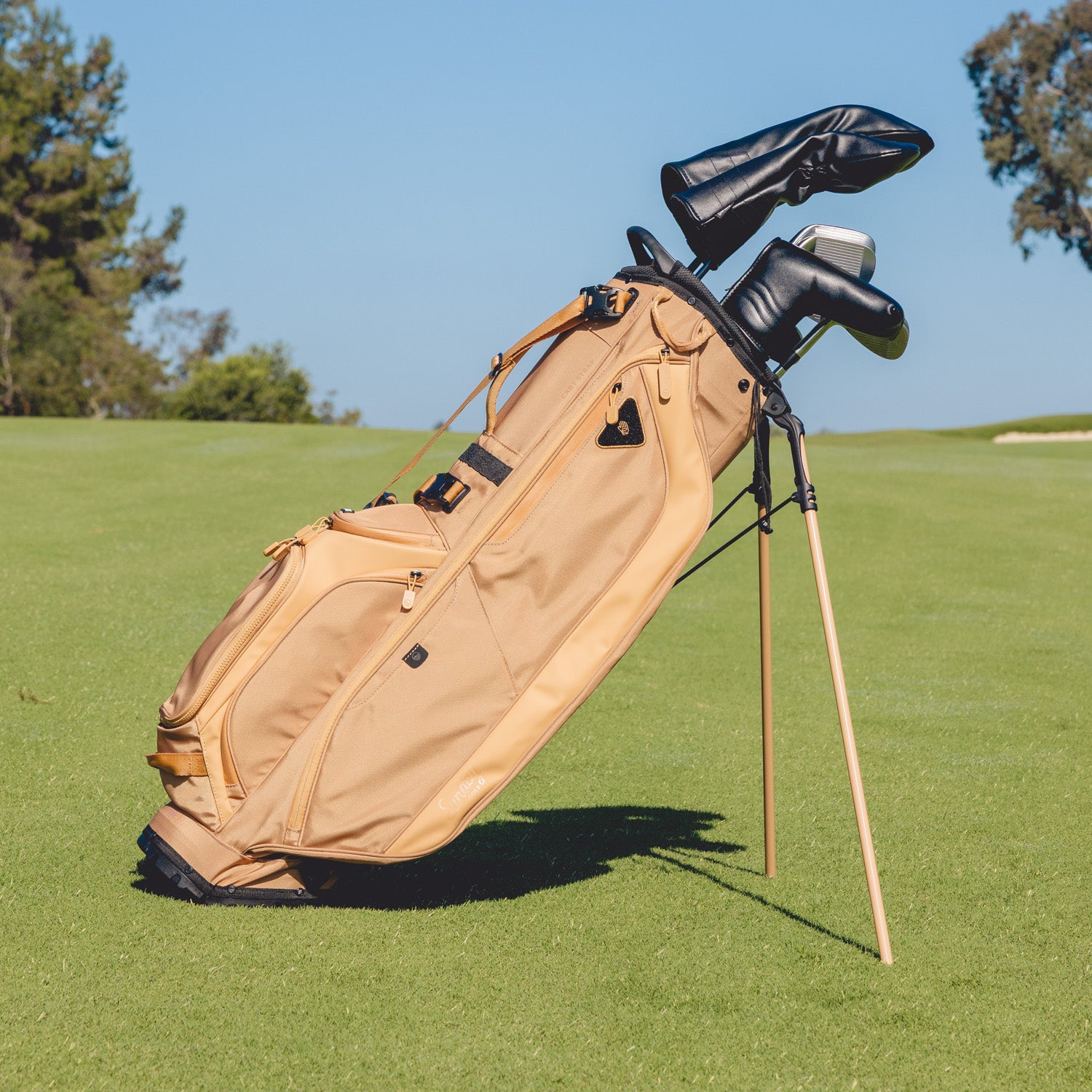 Etudes SUNDAY ETUDES ボディバッグ Ryder | Full Size Stand Bag - Clay Thompson – Sunday Golf