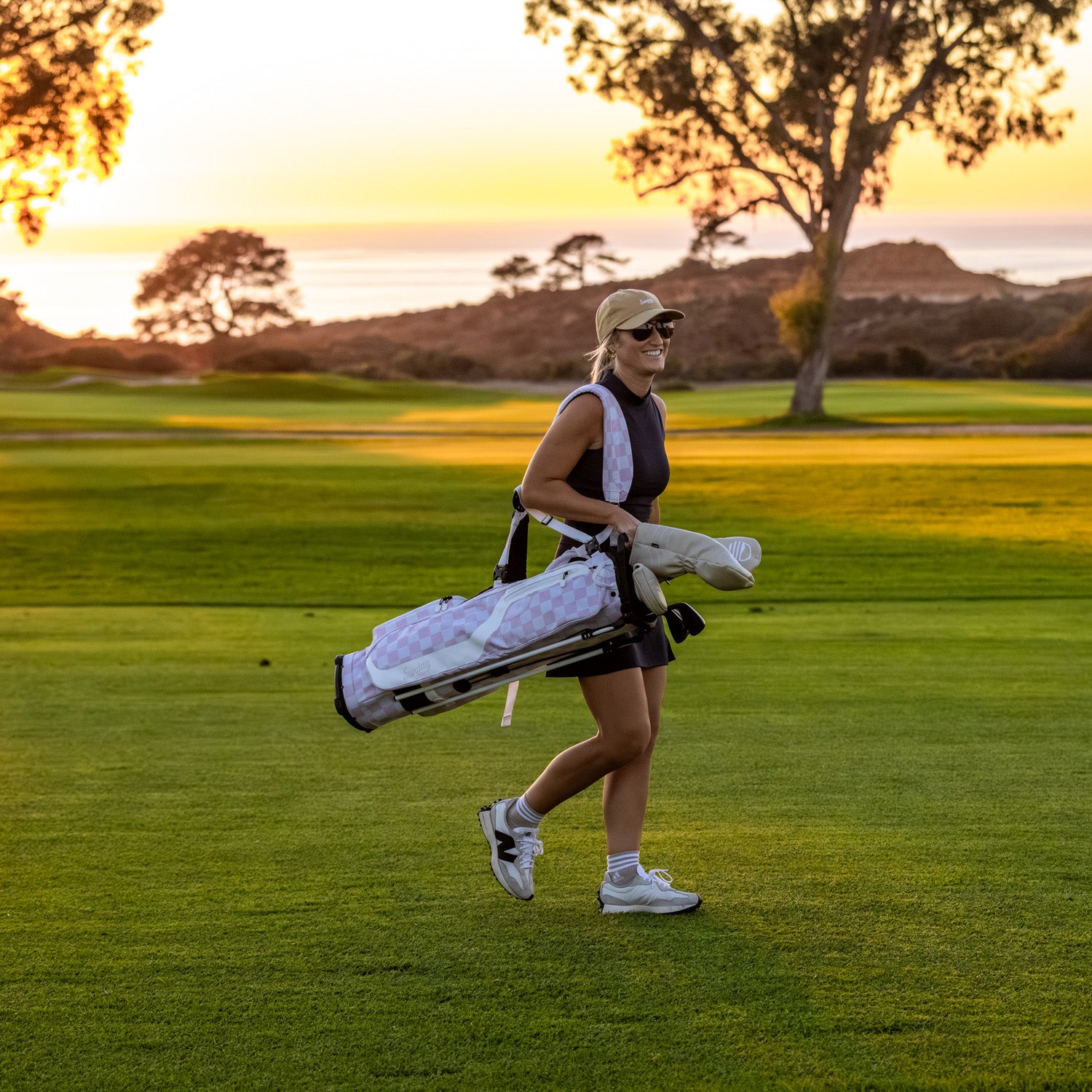 El Camino | Mid Size Stand Bag - Pink/White Checker – Sunday Golf